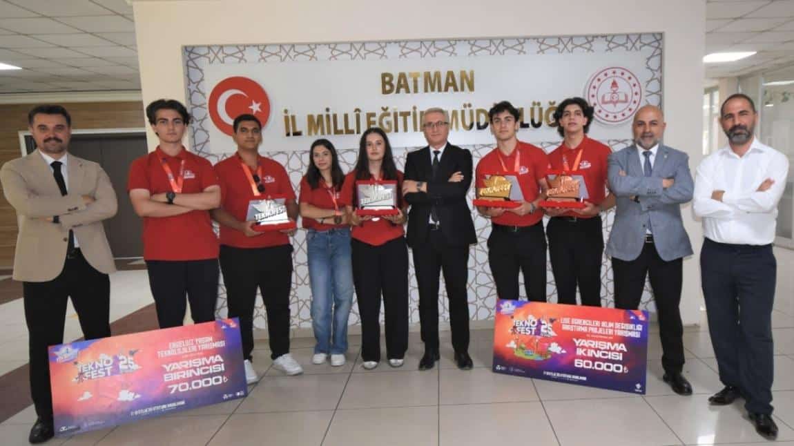 TEKNOFEST ŞAMPİYONLARINDAN İL MİLLİ EĞİTİM MÜDÜRÜMÜZÜN KONUĞU OLDULAR